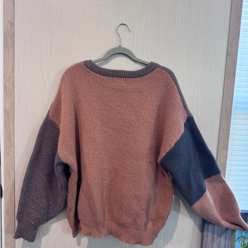 Universal Thread Earthy Tones Crew Neck Sweater - Picture 3 of 3